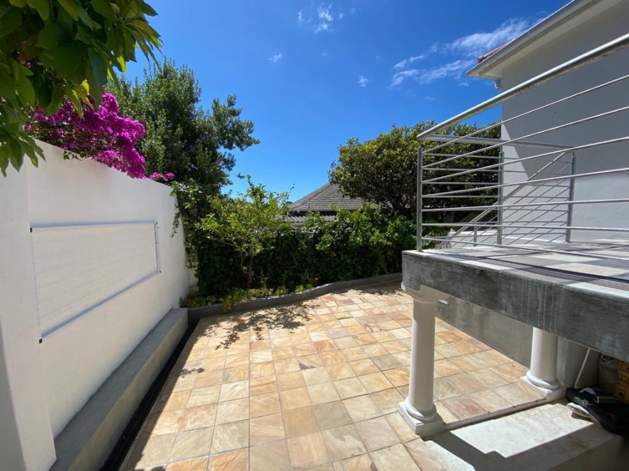 3 Bedroom Property for Sale in Vredehoek Western Cape